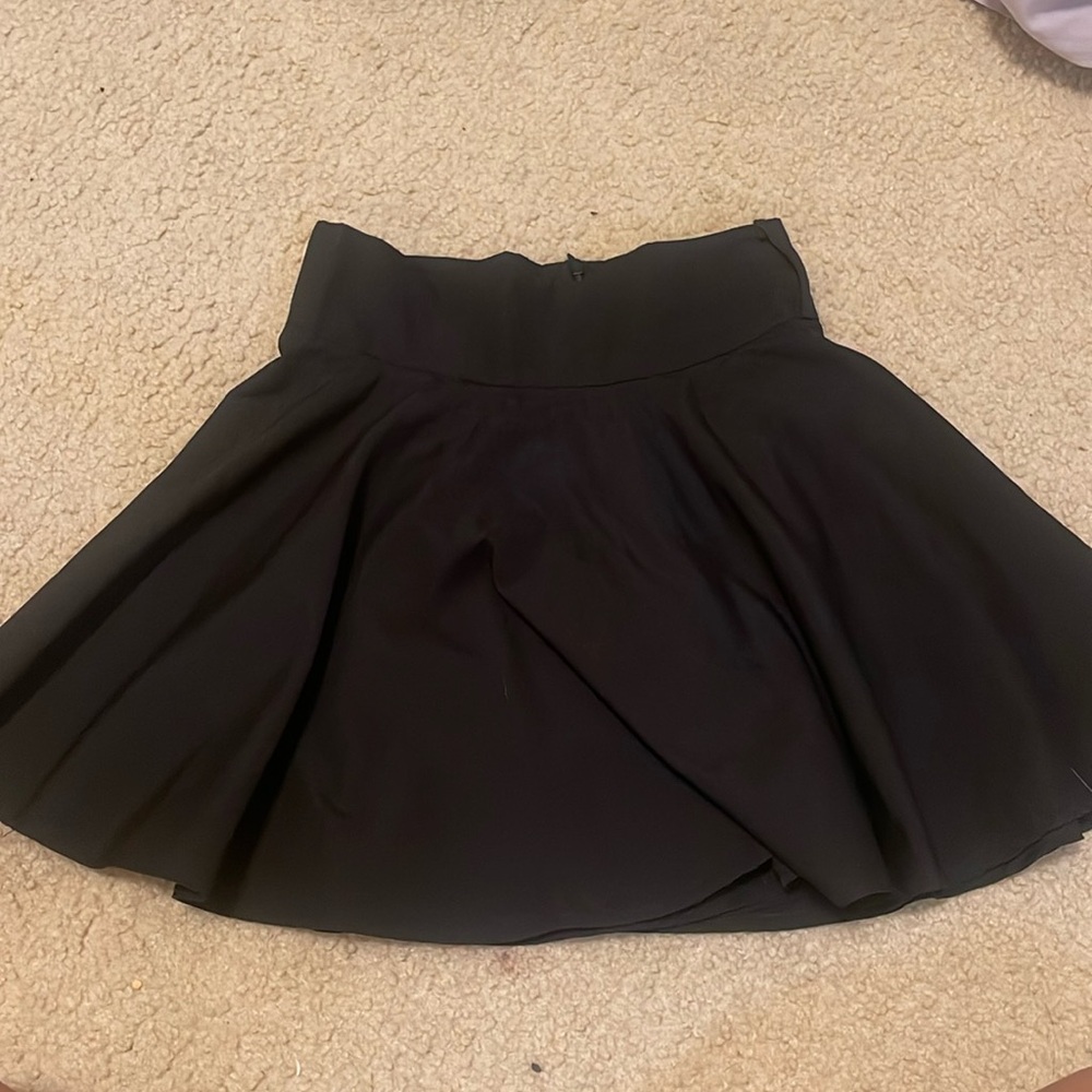 BLACK HIGH WAISTED SKIRT